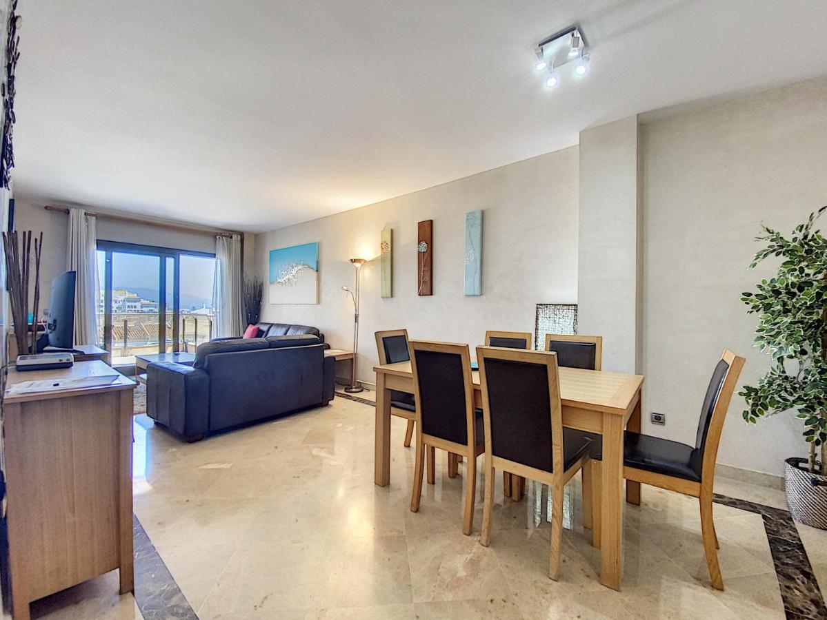 Lovely Apartment With Pool & Sea Views - Marina Del Castillo 2129 Манилва Екстериор снимка