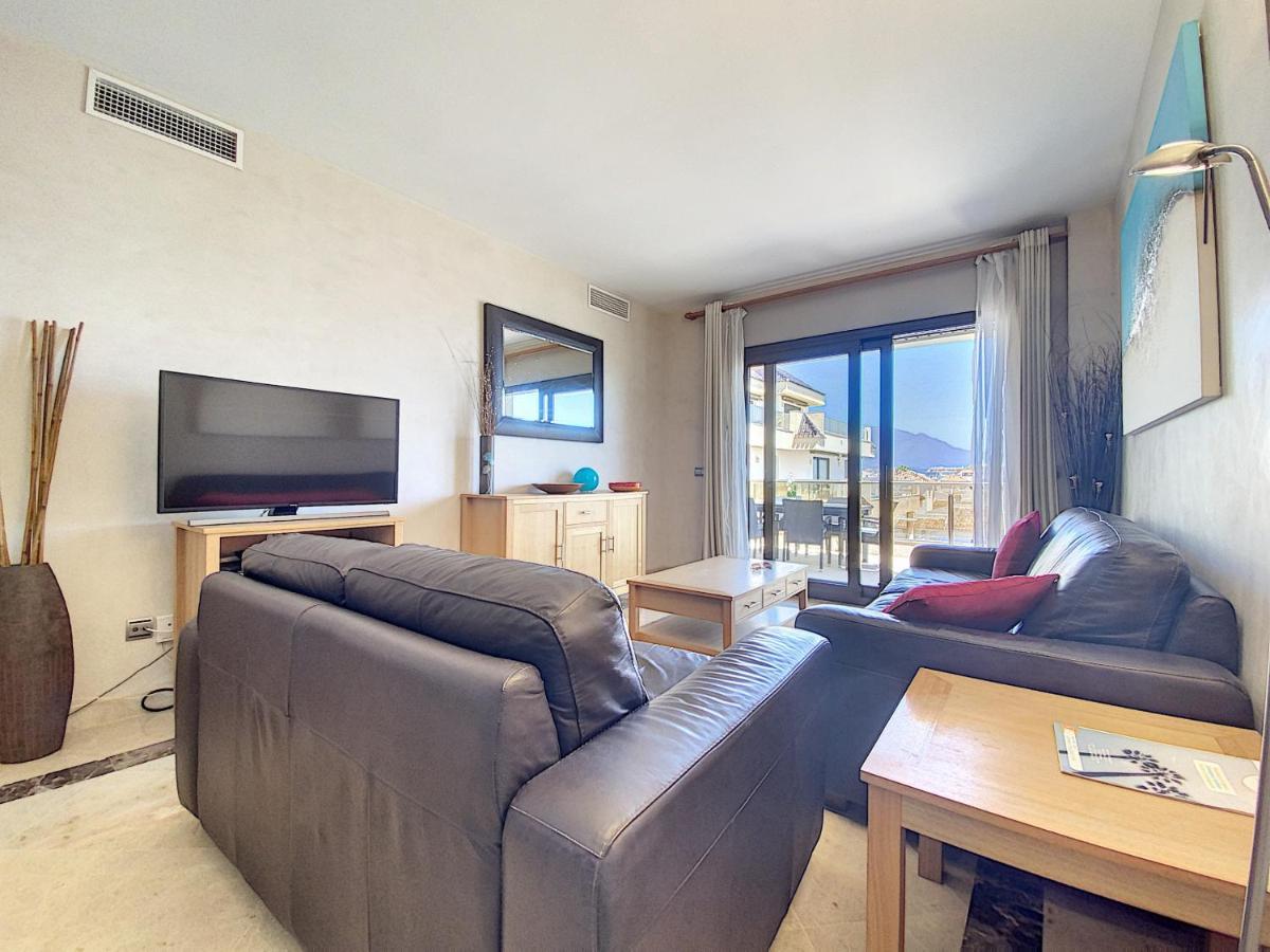 Lovely Apartment With Pool & Sea Views - Marina Del Castillo 2129 Манилва Екстериор снимка