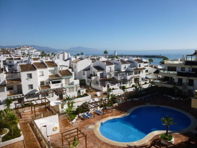 Lovely Apartment With Pool & Sea Views - Marina Del Castillo 2129 Манилва Екстериор снимка