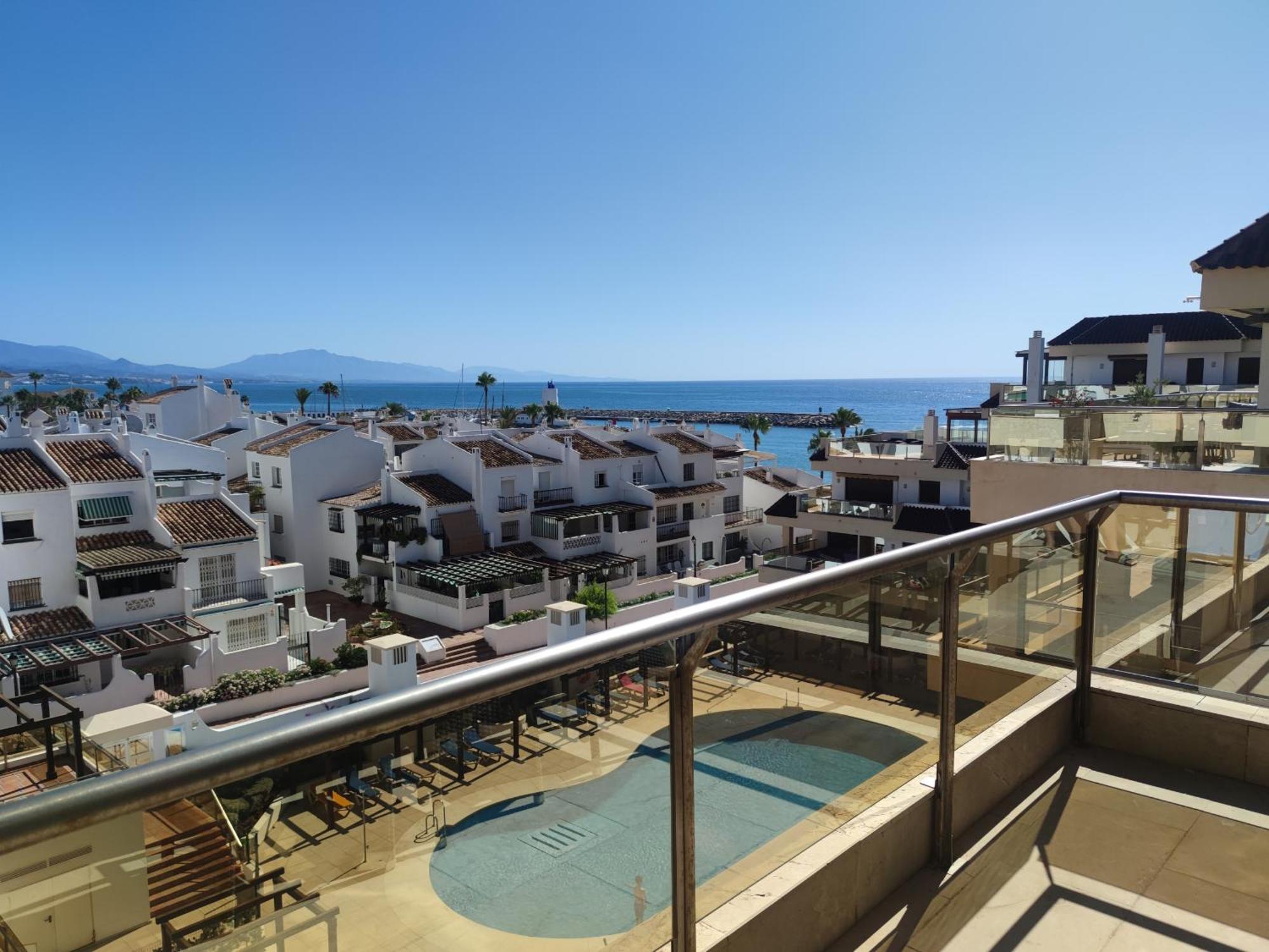 Lovely Apartment With Pool & Sea Views - Marina Del Castillo 2129 Манилва Екстериор снимка